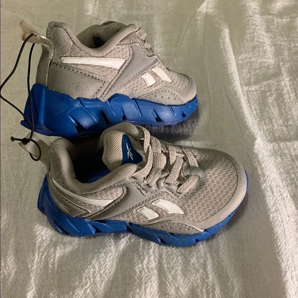 Reebok Toddler Sneakers in Gray, Blue W/White Reebok stripes Size 5 Never Worn